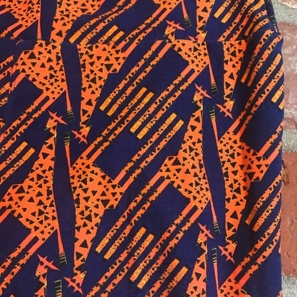 Lularoe TC blue & orange giraffe leggings 🦒 - Picture 2 of 7
